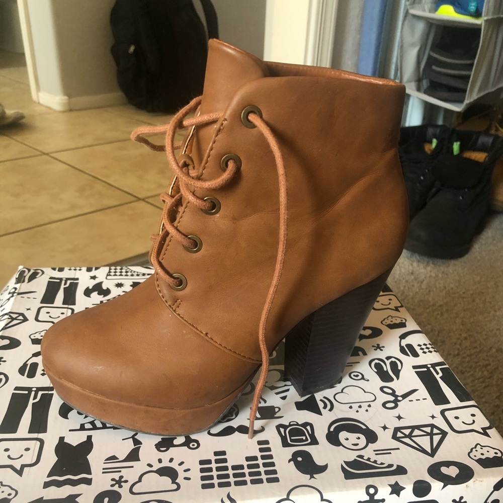 Carmel color booties